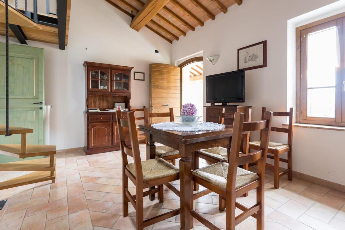 Casa Ridente Nella Valle Del Menotre Con Giardino Pale Eksteriør billede