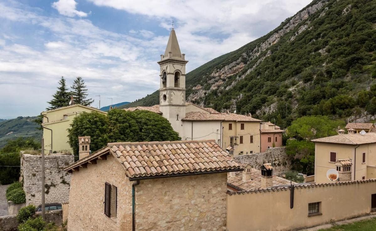 Casa Ridente Nella Valle Del Menotre Con Giardino Pale Eksteriør billede